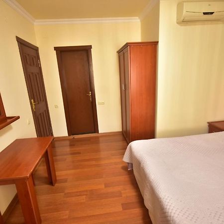 באטומי Family Hotel מראה חיצוני תמונה
