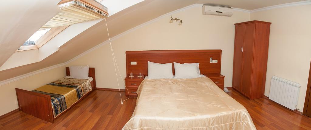 באטומי Family Hotel מראה חיצוני תמונה