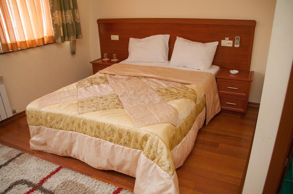 באטומי Family Hotel מראה חיצוני תמונה